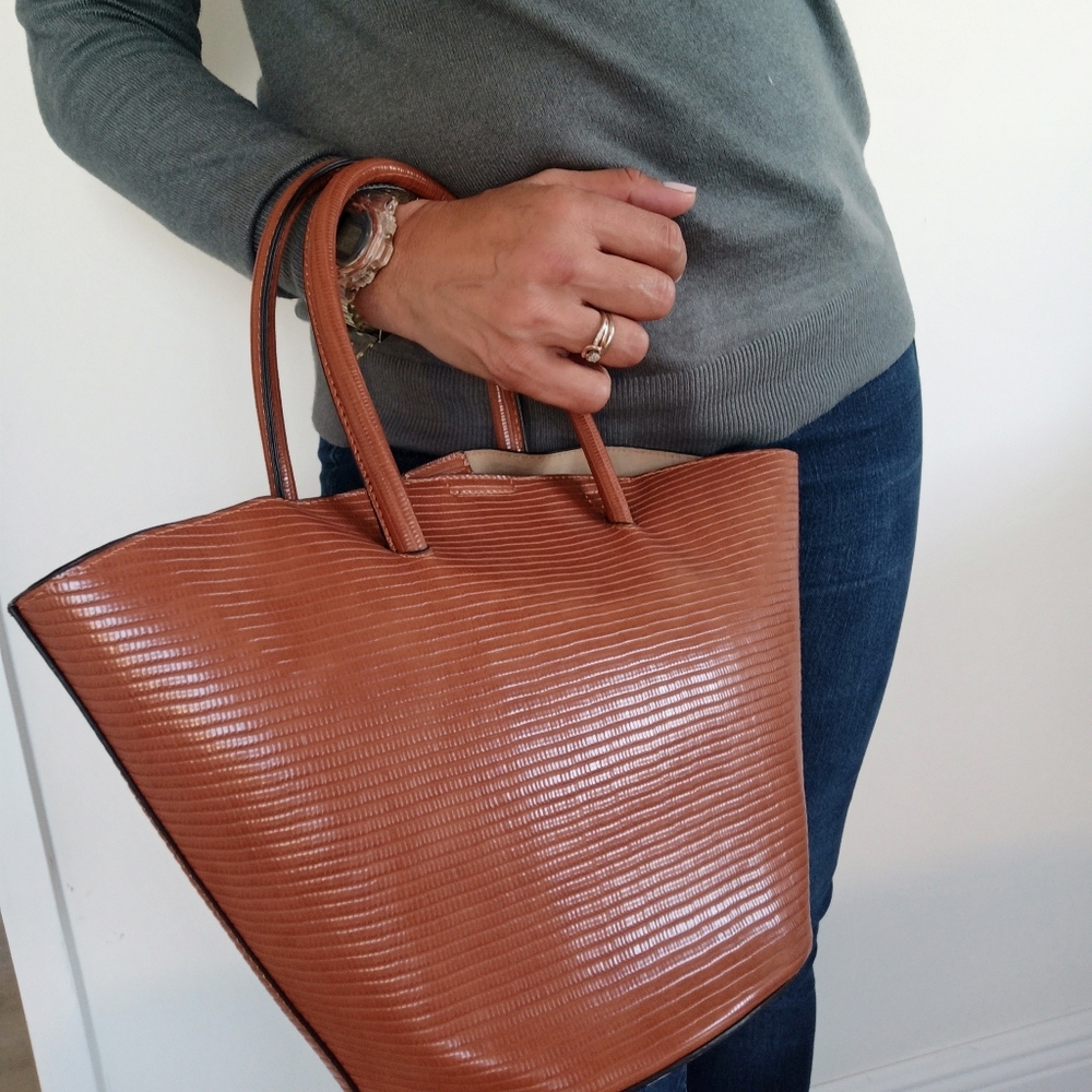 Handbag - Picture 2 of 4